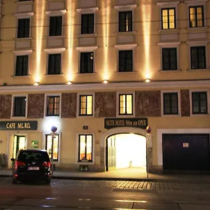 4* Otel 900 M Zur Oper