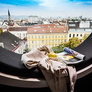 4* Otel Mooons